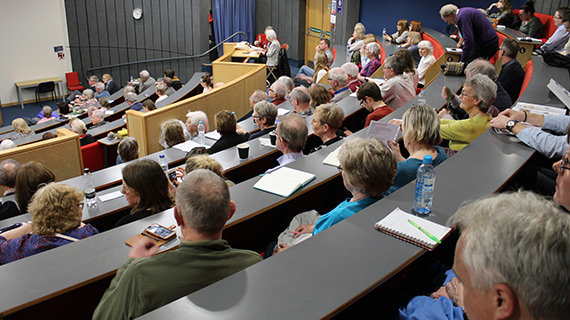 full-lecture-theatre-570