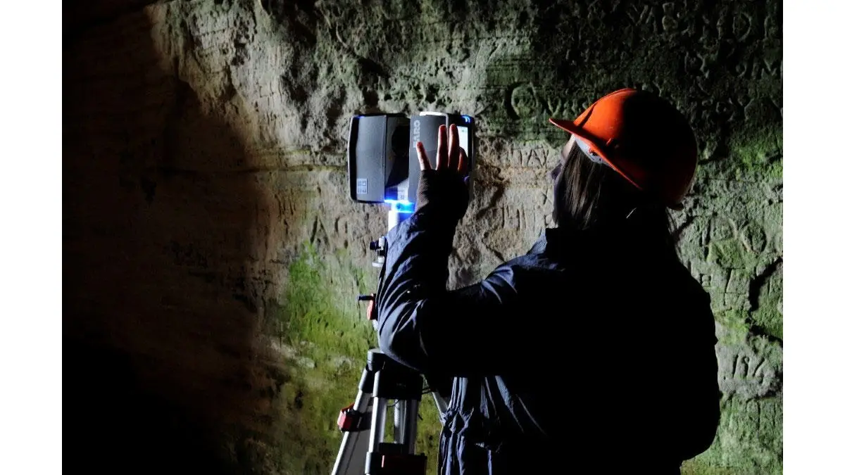 Laser scanning in the Sculptor's Cave