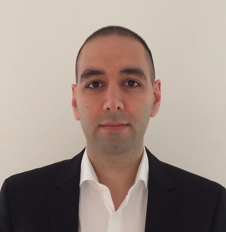 Profile picture of Dr Salman Saeidlou in suit and white shirt.