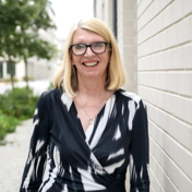 Jane Perry - استاد profile picture