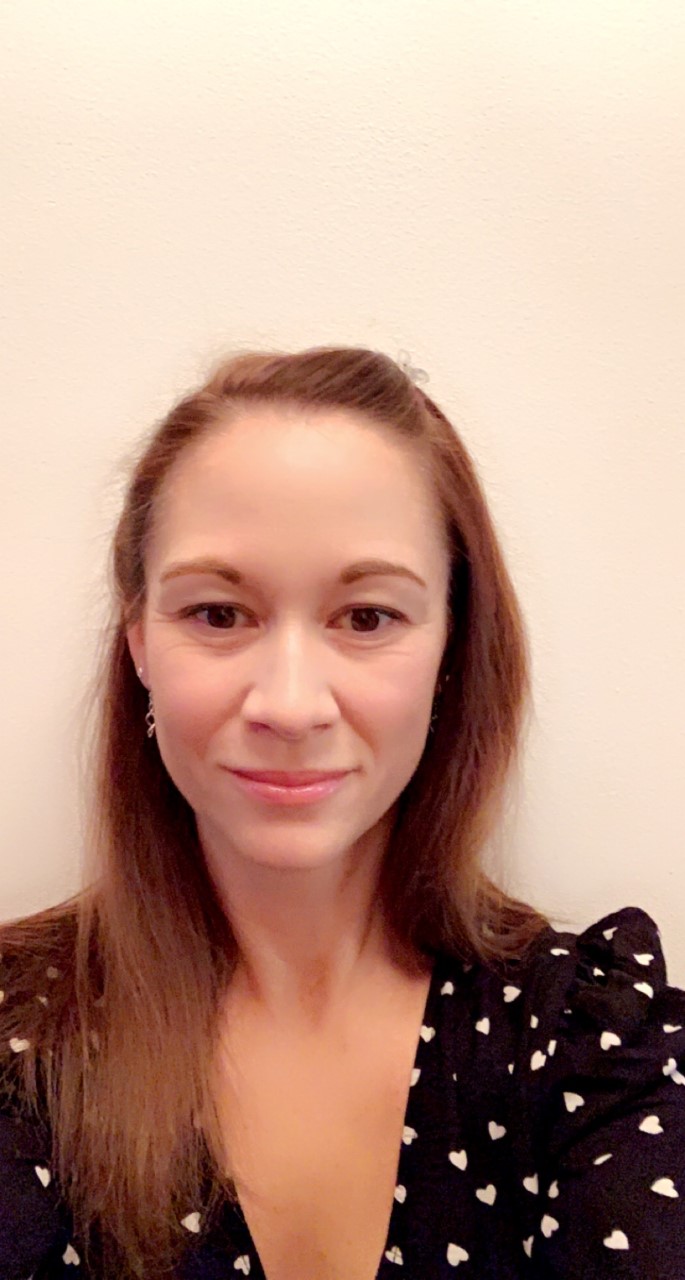 profile photograph of Lisa Farren